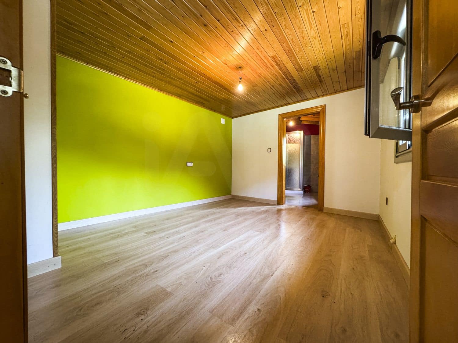 5 bedroom Townhouse for sale in Quiros with garage - € 180,000 (Ref: 10004941)