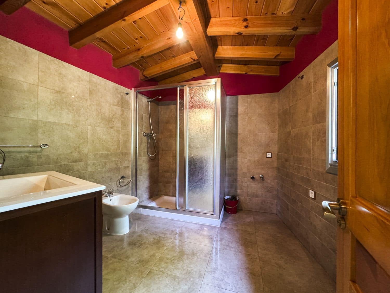 5 bedroom Townhouse for sale in Quiros with garage - € 180,000 (Ref: 10004941)