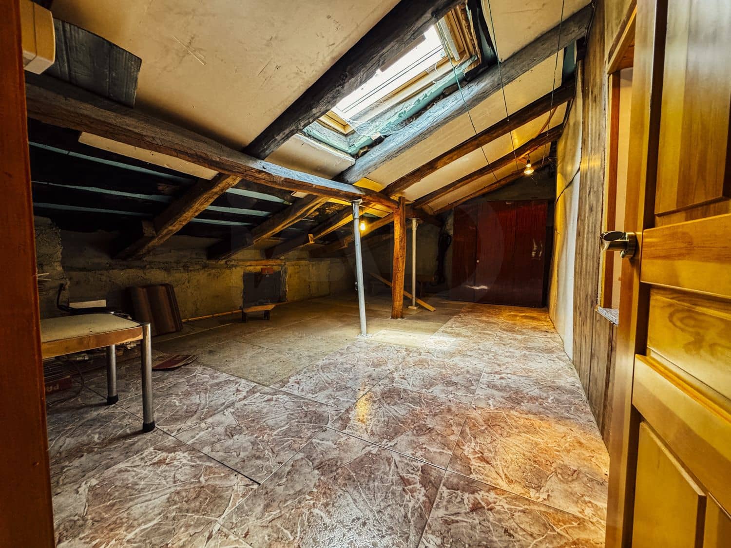 5 bedroom Townhouse for sale in Quiros with garage - € 180,000 (Ref: 10004941)