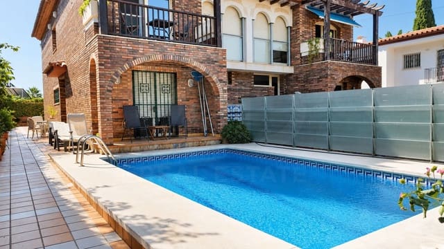 4 Zimmer Haus zu verkaufen in Cambrils mit Pool Garage - 497.000 € (Ref: 10005669)