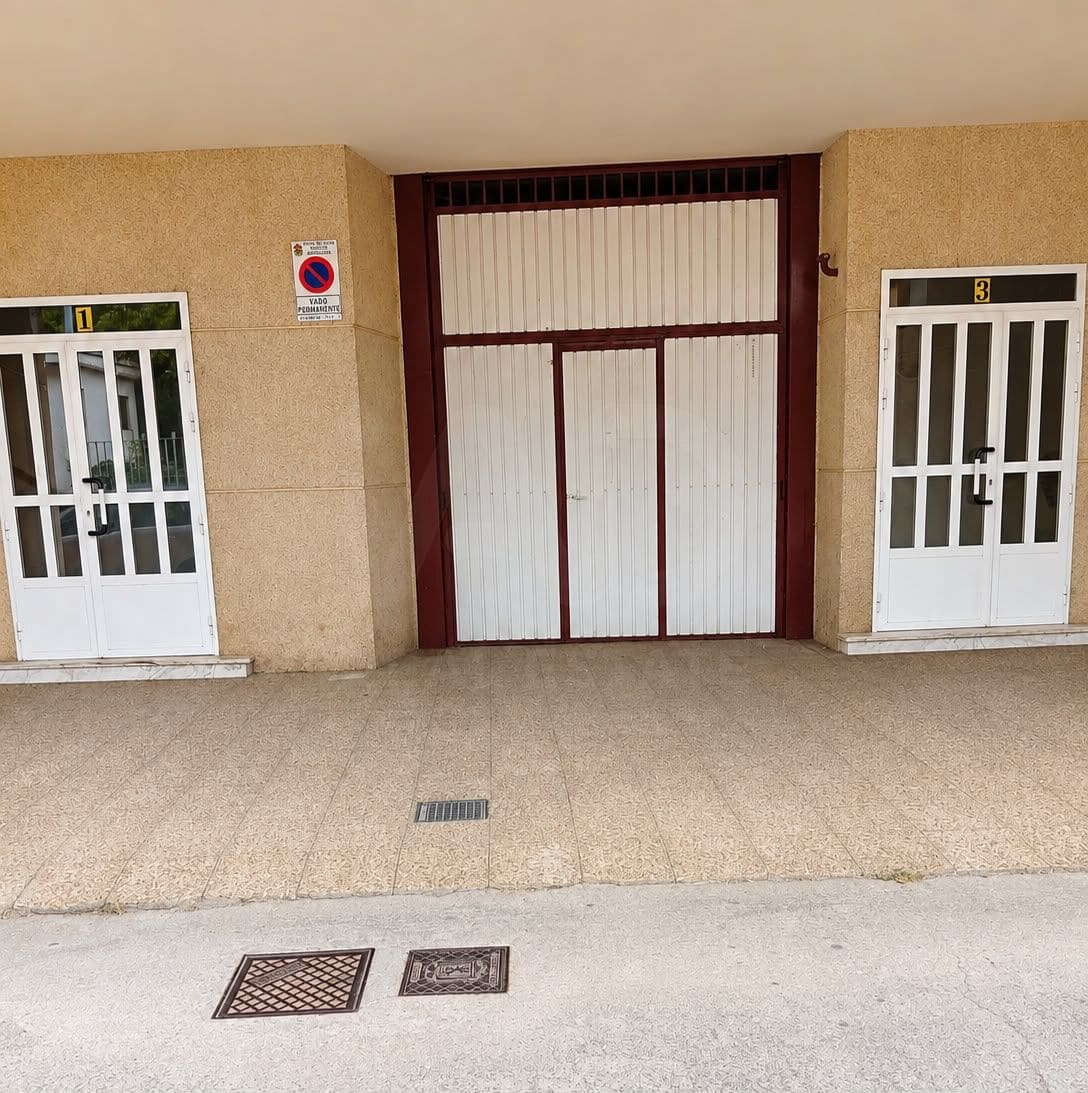 Garage for sale in Leon city - € 12,900 (Ref: 10006077)