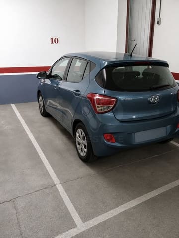 Garage for sale in León city - € 12,900 (Ref: 10006077)