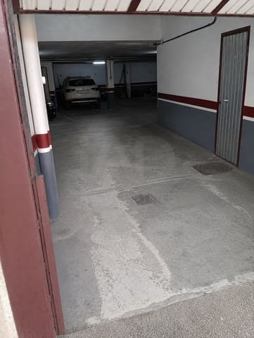 Garage for sale in León city - € 12,900 (Ref: 10006077)
