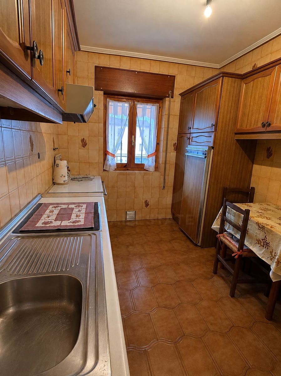 2 sypialnia Finka/Dom wiejski na sprzedaż w Matallana de Torio z garażem - 50 000 € (Ref: 10006078)