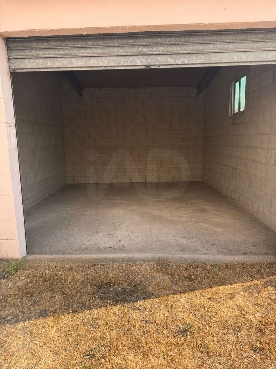 2 sypialnia Finka/Dom wiejski na sprzedaż w Matallana de Torio z garażem - 50 000 € (Ref: 10006078)
