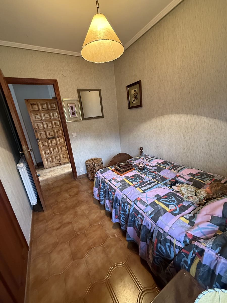 2 sypialnia Finka/Dom wiejski na sprzedaż w Matallana de Torio z garażem - 50 000 € (Ref: 10006078)