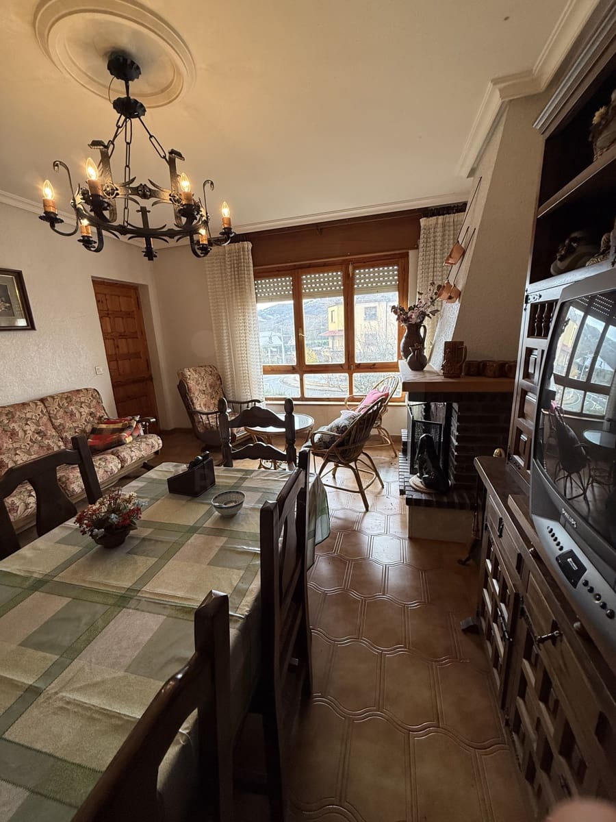 2 sypialnia Finka/Dom wiejski na sprzedaż w Matallana de Torio z garażem - 50 000 € (Ref: 10006078)