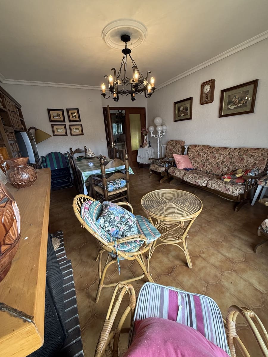 2 sypialnia Finka/Dom wiejski na sprzedaż w Matallana de Torio z garażem - 50 000 € (Ref: 10006078)