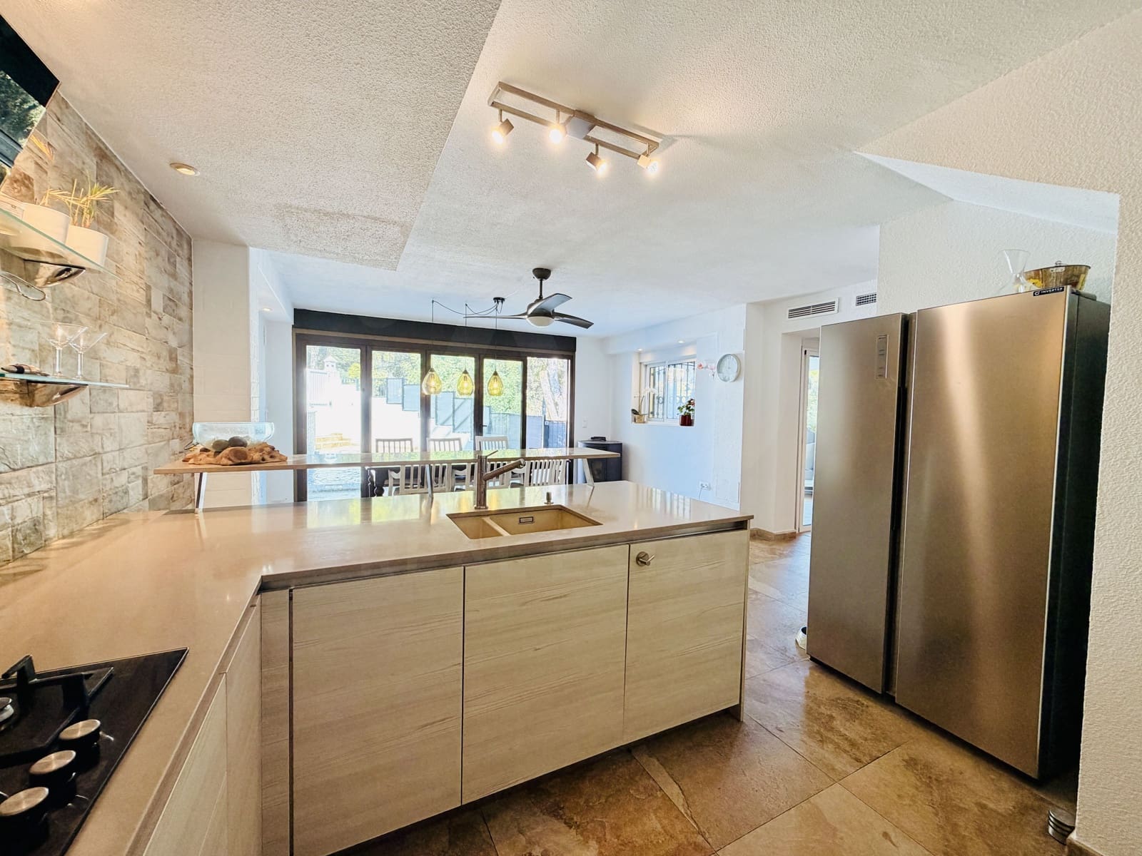 4 soverom Hus til salgs i La Nucia med svømmebasseng garasje - € 425 000 (Ref: 10006137)