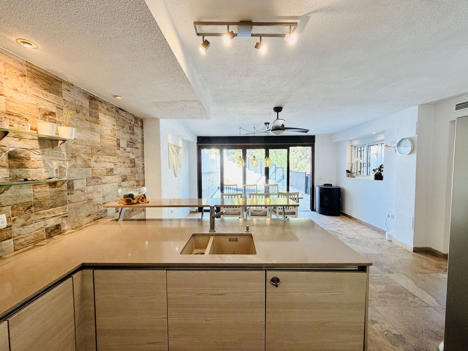 4 soverom Hus til salgs i La Nucia med svømmebasseng garasje - € 425 000 (Ref: 10006137)