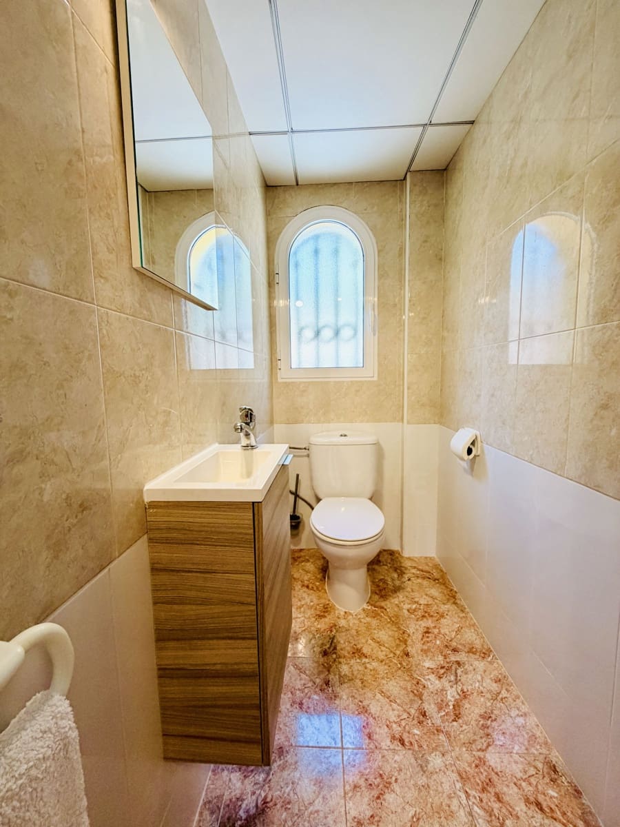 4 soverom Hus til salgs i La Nucia med svømmebasseng garasje - € 425 000 (Ref: 10006137)