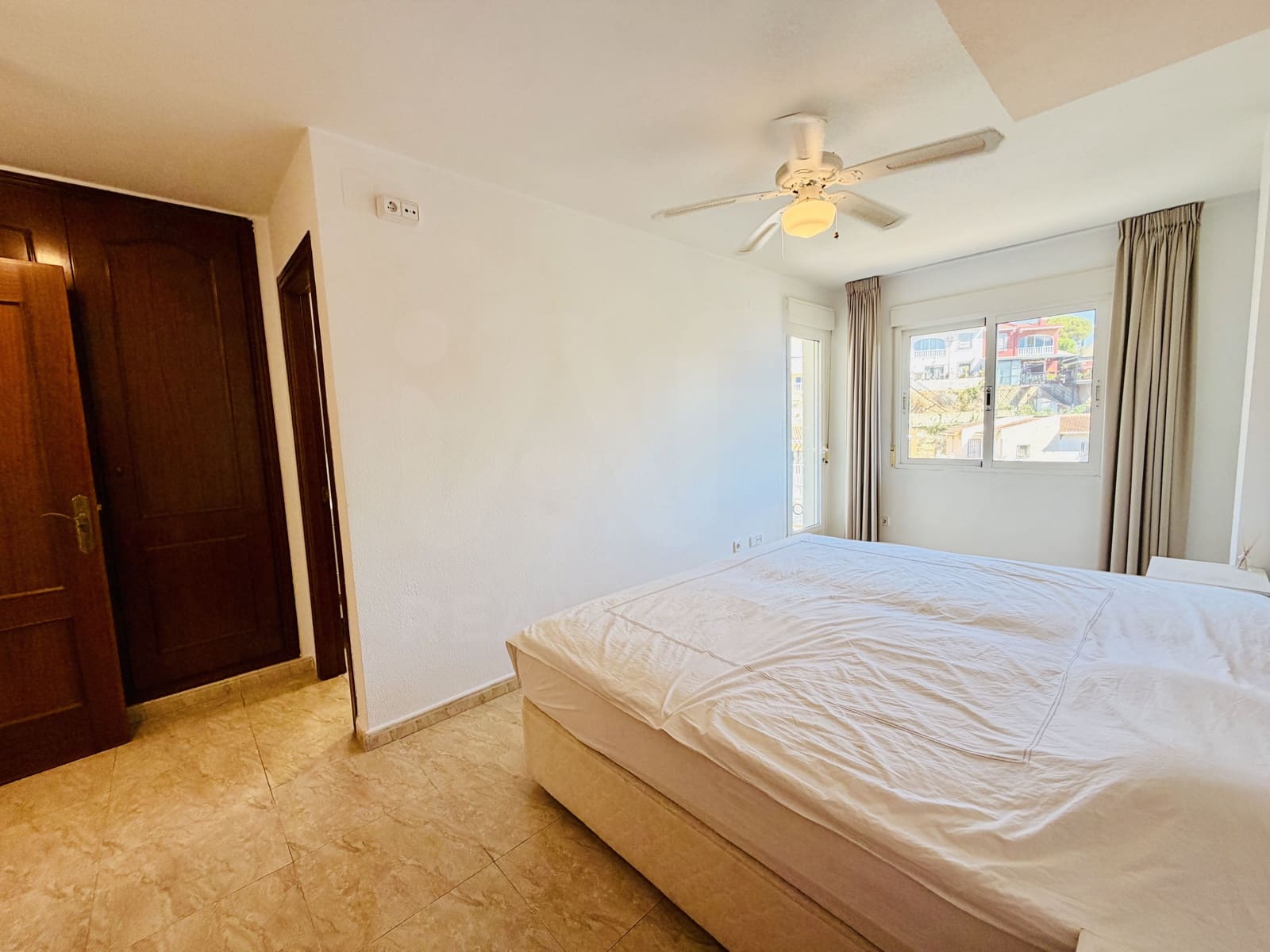 4 soverom Hus til salgs i La Nucia med svømmebasseng garasje - € 425 000 (Ref: 10006137)