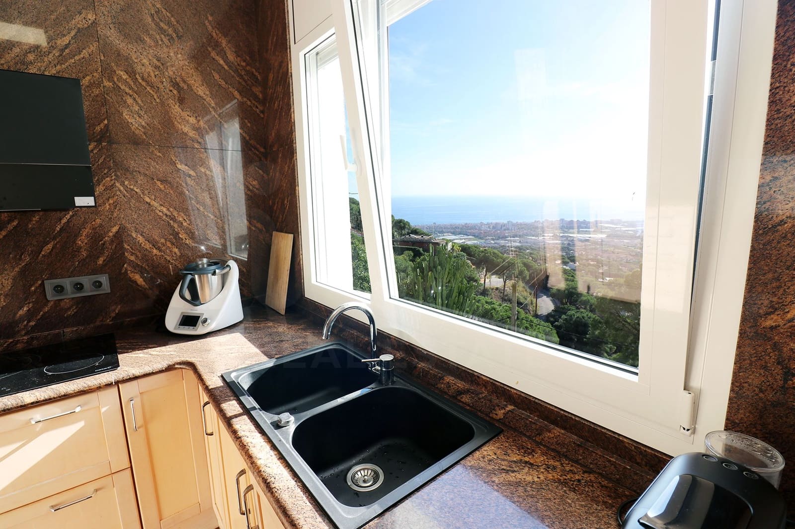 6 sypialnia Dom na sprzedaż w Cabrils z basenem garażem - 1 340 000 € (Ref: 10006704)