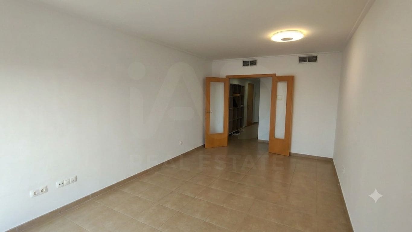 3 bedroom Apartment for rent in Almassora / Almazora with garage - € 800 (Ref: 10006705)
