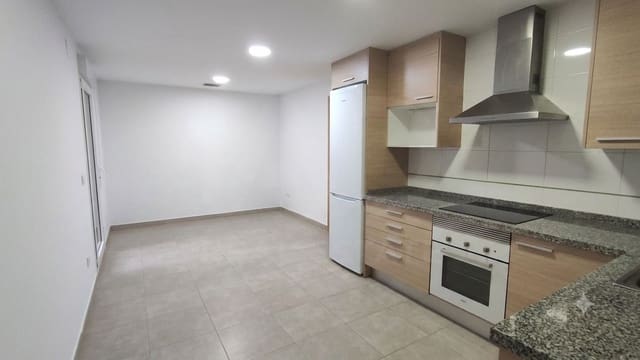 3 soveværelse Lejlighed til leje i Almassora / Almazora med garage - € 800 (Ref: 10006705)