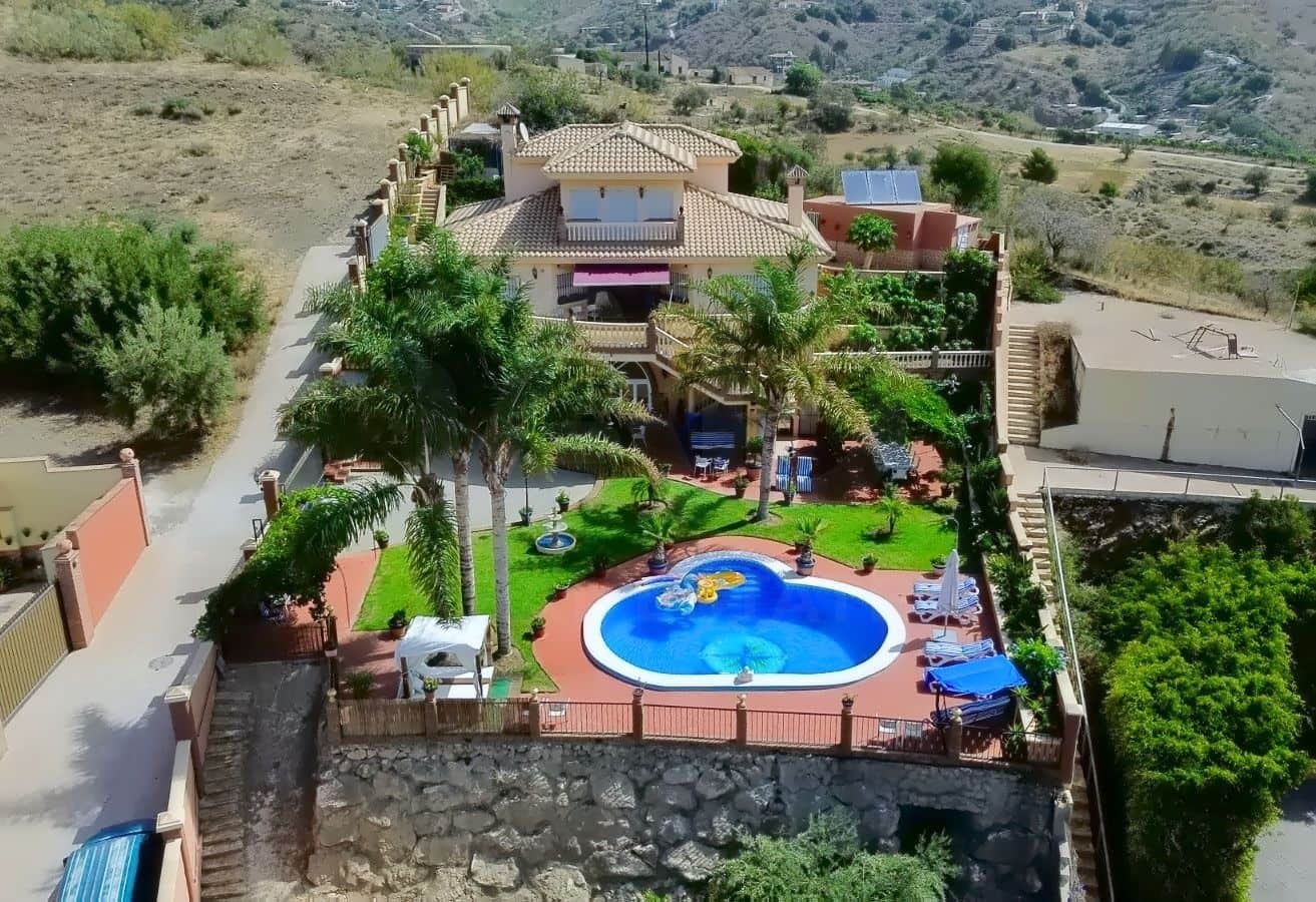 7 soverom Villa til salgs i Rincon de la Victoria med svømmebasseng garasje - € 1 160 000 (Ref: 10007141)