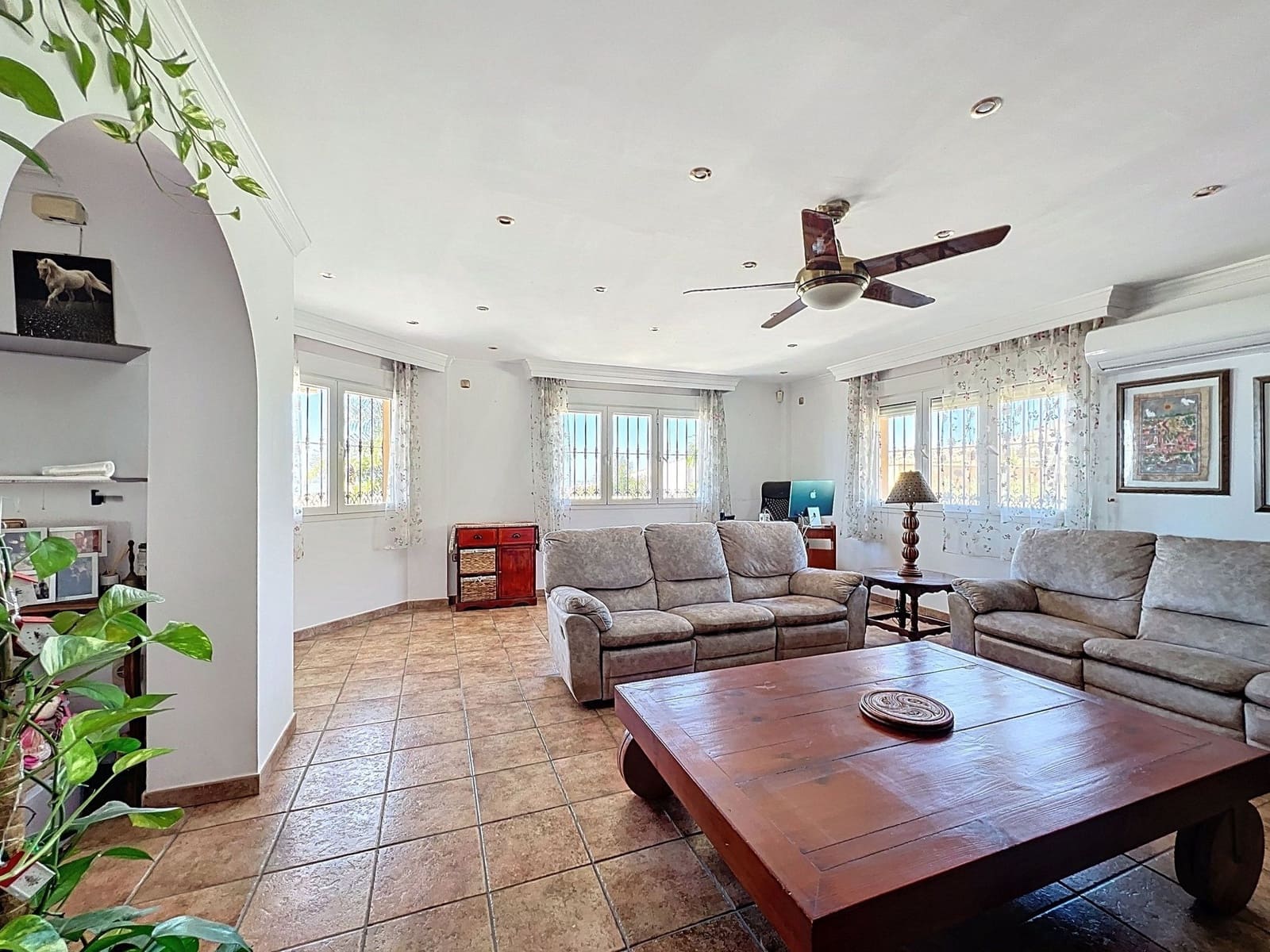 7 soverom Villa til salgs i Rincon de la Victoria med svømmebasseng garasje - € 1 160 000 (Ref: 10007141)