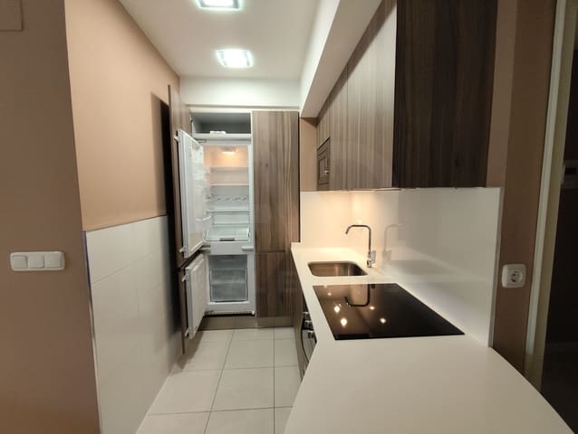 2 slaapkamer Appartement te huur in Donostia-San Sebastián - € 4.500 (Ref: 10007145)