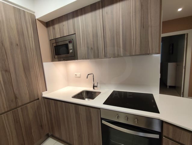 2 slaapkamer Appartement te huur in Donostia-San Sebastián - € 4.500 (Ref: 10007145)