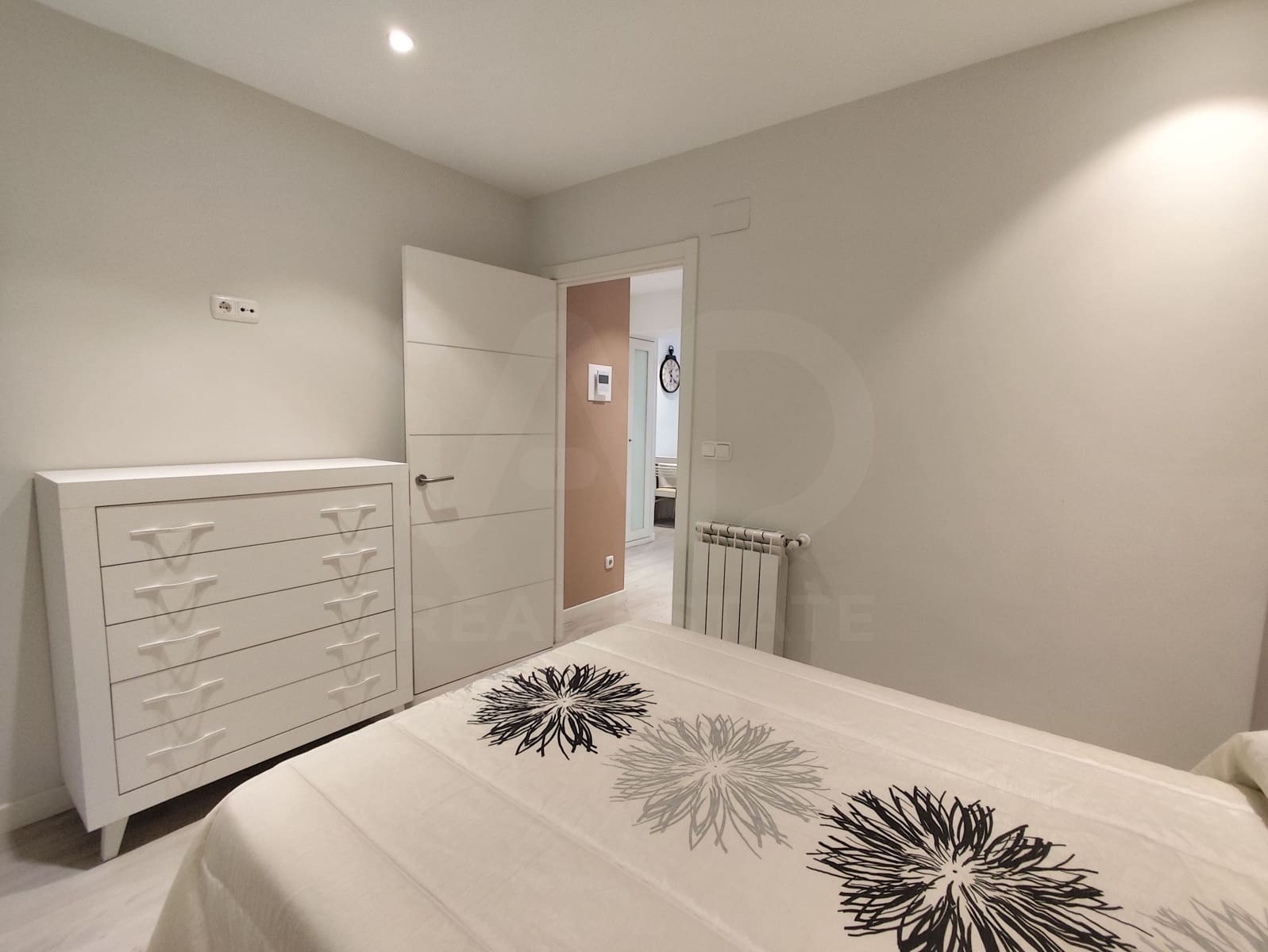 2 bedroom Apartment for rent in Donostia-San Sebastian - € 4,500 (Ref: 10007145)