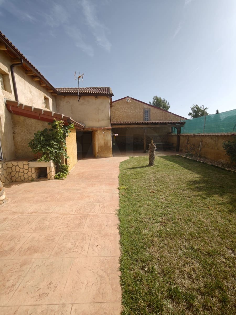 5 chambre Finca/Maison de Campagne à vendre à Matadeon de los Oteros - 180 000 € (Ref: 10007146)