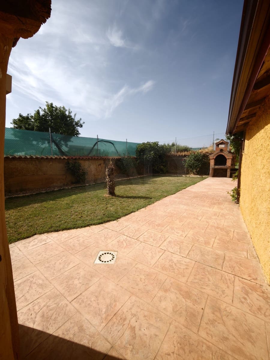 5 chambre Finca/Maison de Campagne à vendre à Matadeon de los Oteros - 180 000 € (Ref: 10007146)