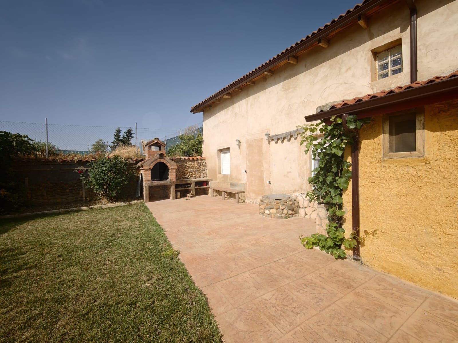 5 chambre Finca/Maison de Campagne à vendre à Matadeon de los Oteros - 180 000 € (Ref: 10007146)