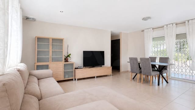 4 makuuhuone Omakotitalo myytävänä paikassa Riudecanyes - 259 500 € (Ref: 10007464)