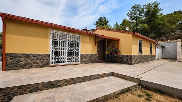 4 makuuhuone Omakotitalo myytävänä paikassa Riudecanyes - 259 500 € (Ref: 10007464)