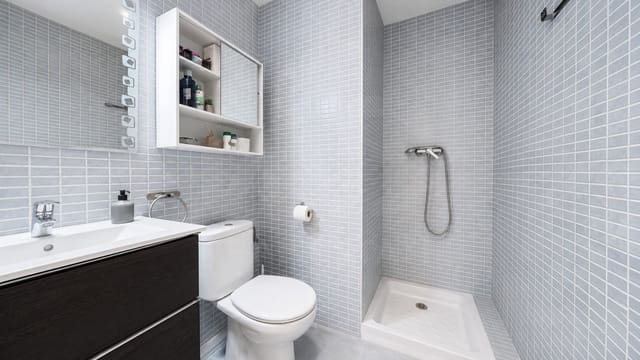 4 makuuhuone Omakotitalo myytävänä paikassa Riudecanyes - 259 500 € (Ref: 10007464)