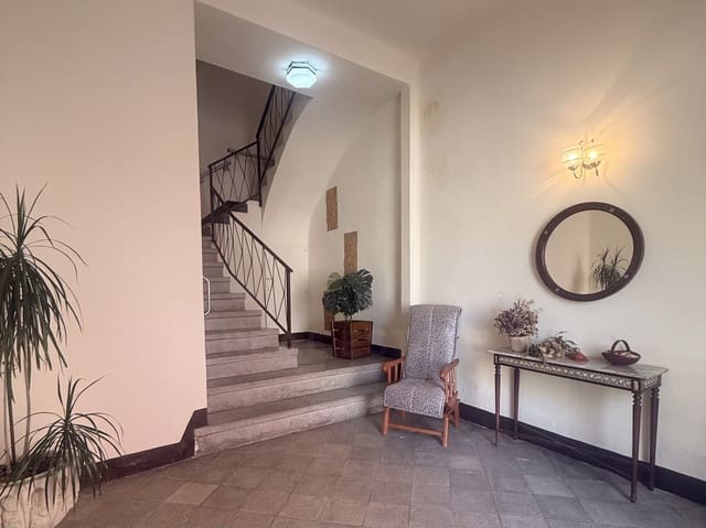5 slaapkamer Huis te koop in La Canonja met garage - € 249.000 (Ref: 10007466)