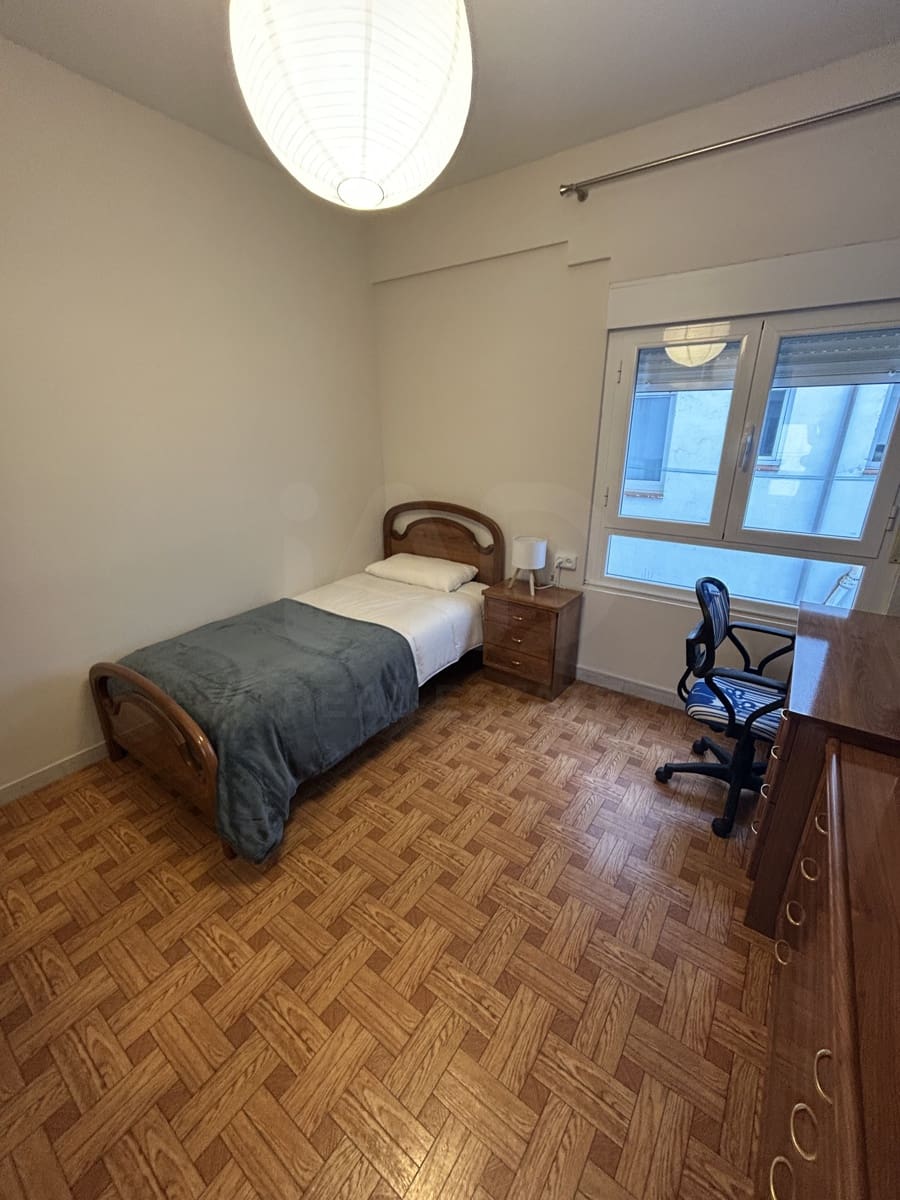 3 slaapkamer Appartement te huur in Leon stad - € 800 (Ref: 10007923)