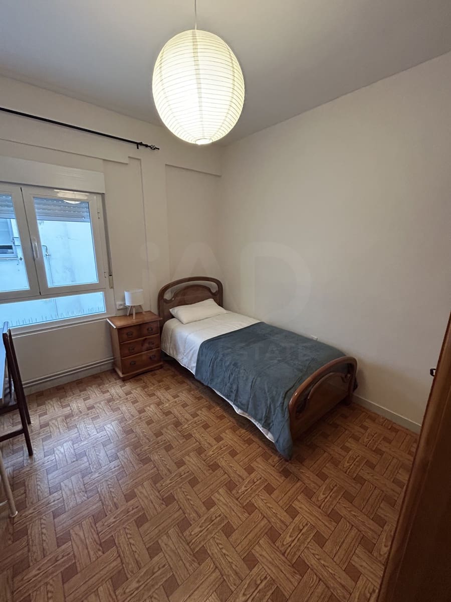 3 slaapkamer Appartement te huur in Leon stad - € 800 (Ref: 10007923)