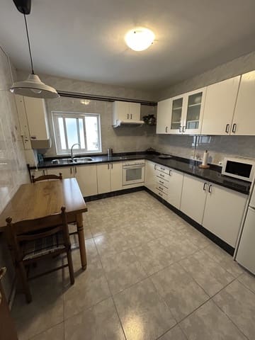 Appartement de 3 chambres à louer à León ville - 800 € (Ref: 10007923)