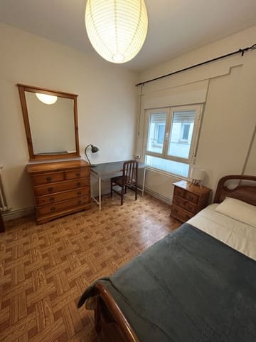 Appartement de 3 chambres à louer à León ville - 800 € (Ref: 10007923)