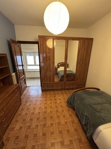 Appartement de 3 chambres à louer à León ville - 800 € (Ref: 10007923)