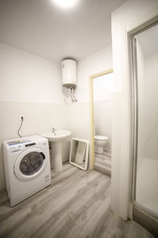 Erhverv til leje i Oviedo med garage - € 2.700 (Ref: 10007924)