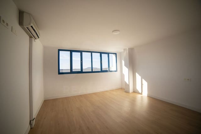 Erhverv til leje i Oviedo med garage - € 2.700 (Ref: 10007924)