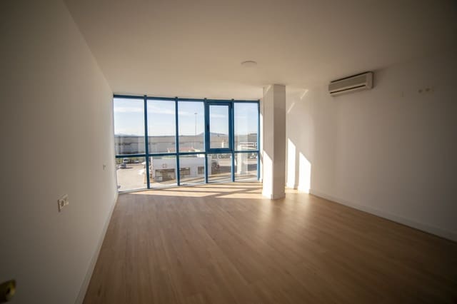 Erhverv til leje i Oviedo med garage - € 2.700 (Ref: 10007924)