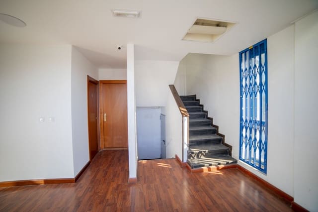 Commercieel te huur in Oviedo met garage - € 2.700 (Ref: 10007924)
