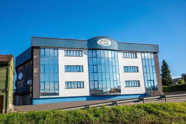 Erhverv til leje i Oviedo med garage - € 2.700 (Ref: 10007924)