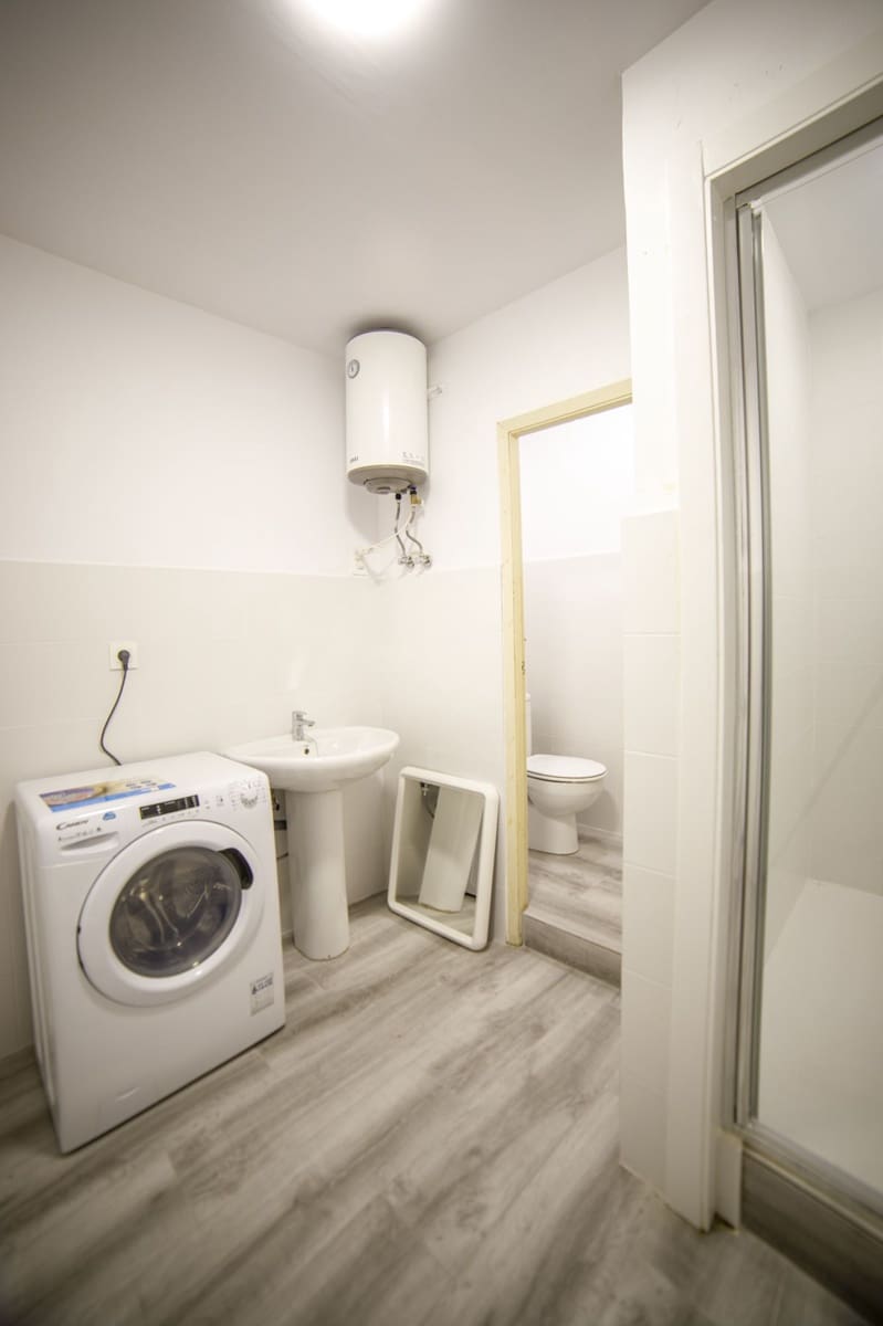 Commercial for rent in Oviedo with garage - € 2,650 (Ref: 10007924)