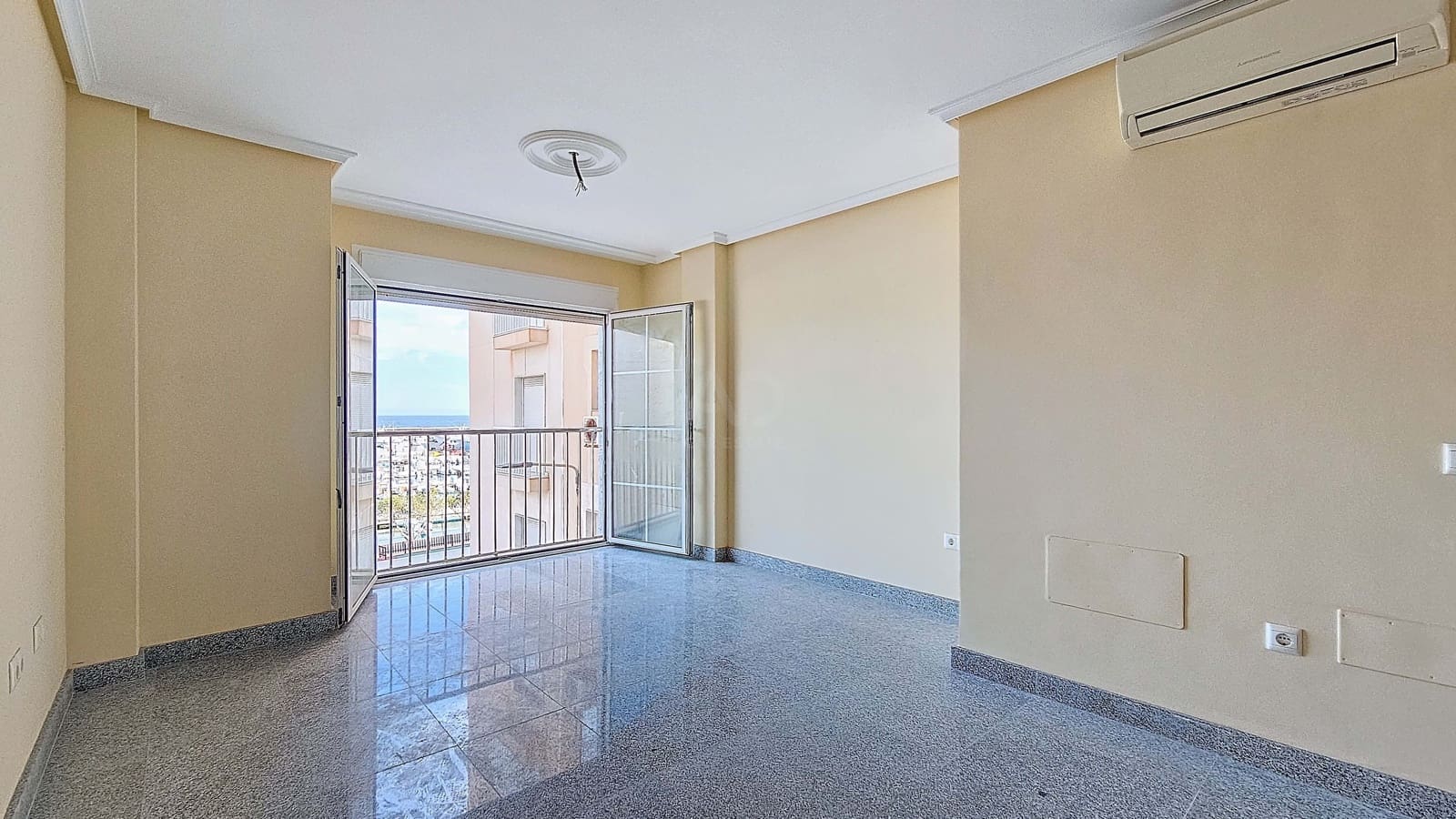 2 chambre Appartement à vendre à Roquetas de Mar - 166 500 € (Ref: 10007925)