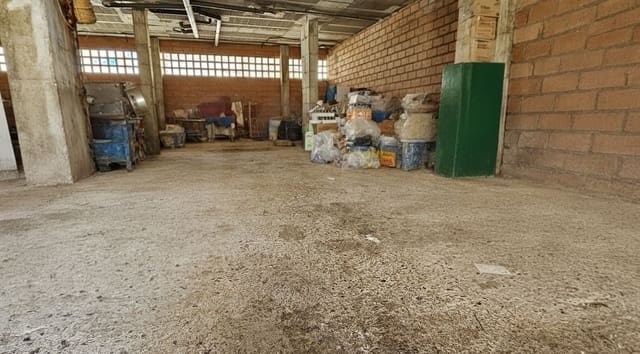 Commercial for sale in Roquetas de Mar - € 230,000 (Ref: 10007926)