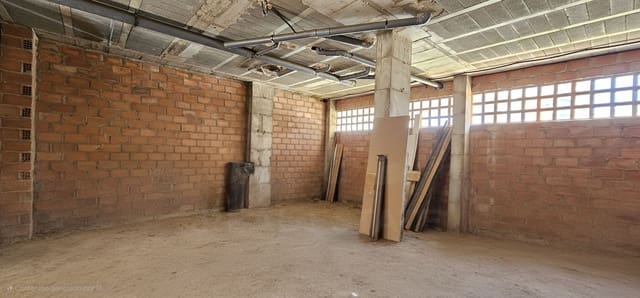Commercial for sale in Roquetas de Mar - € 190,000 (Ref: 10007927)