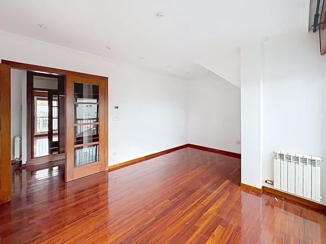 2 bedroom Apartment for rent in Pontevedra city - € 900 (Ref: 10007928)