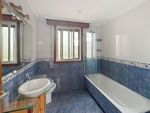 2 bedroom Apartment for rent in Pontevedra city - € 900 (Ref: 10007928)