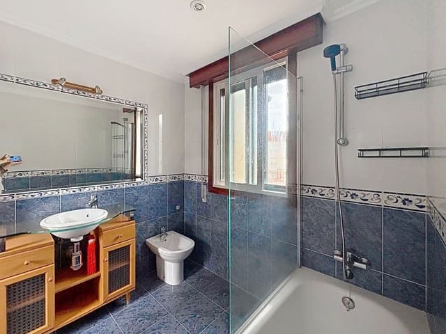 2 bedroom Apartment for rent in Pontevedra city - € 900 (Ref: 10007928)