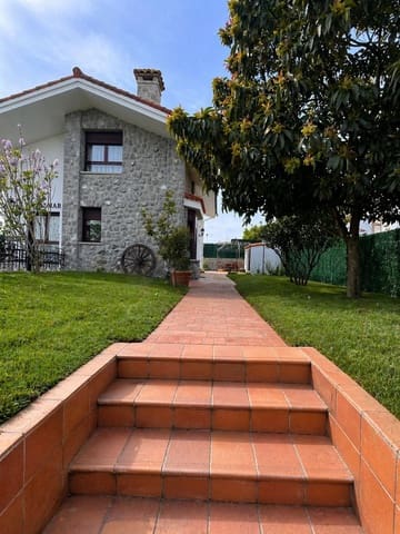 4 bedroom Townhouse for sale in Ajo, Bareyo with pool garage - € 490,000 (Ref: 10008024)