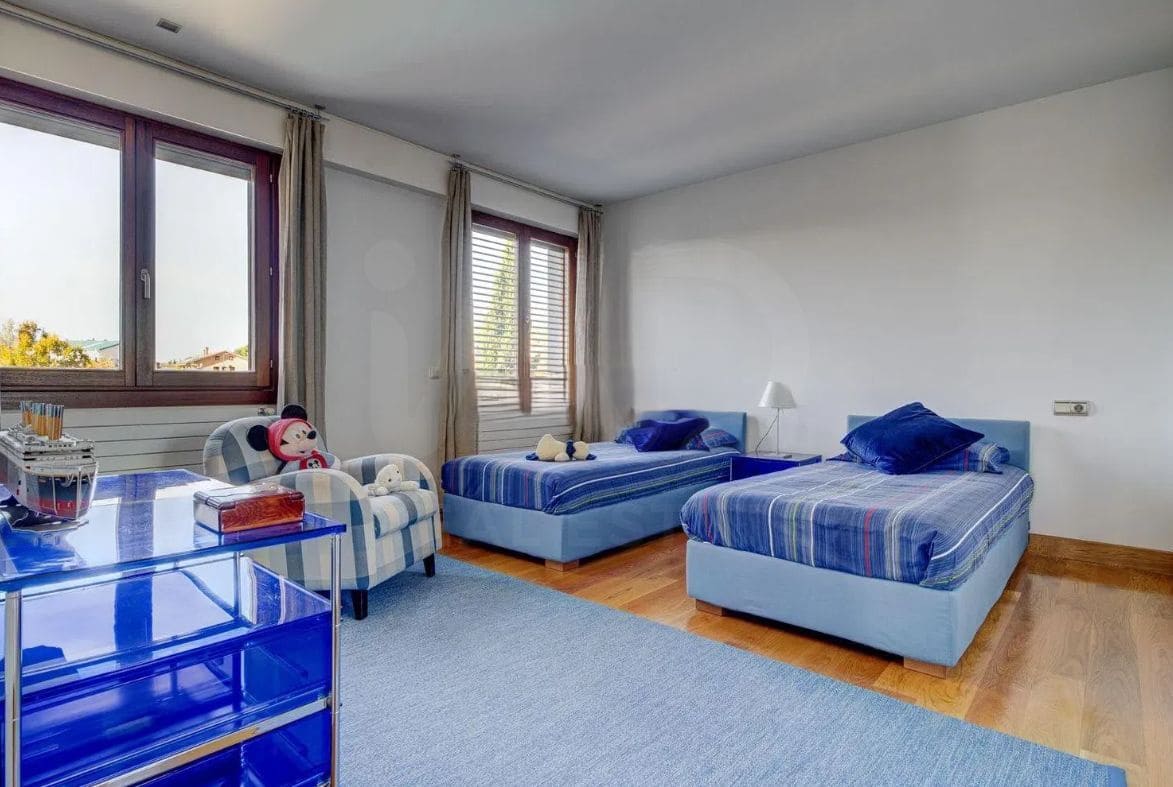 Chalet de 5 habitaciones en Arróniz en venta con piscina garaje - 2.100.000 € (Ref: 10008028)